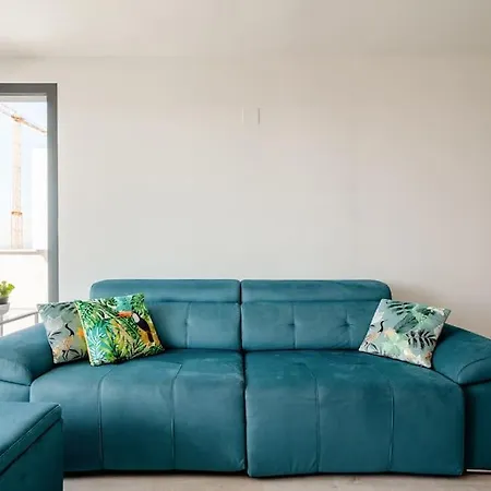Precioso Apartamento En Residencial Con Piscina *