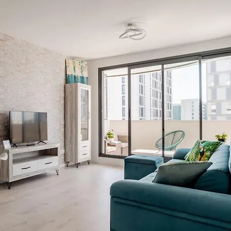 Precioso Apartamento En Residencial Con Piscina *