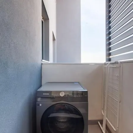 Precioso Apartamento En Residencial Con Piscina * Valencia